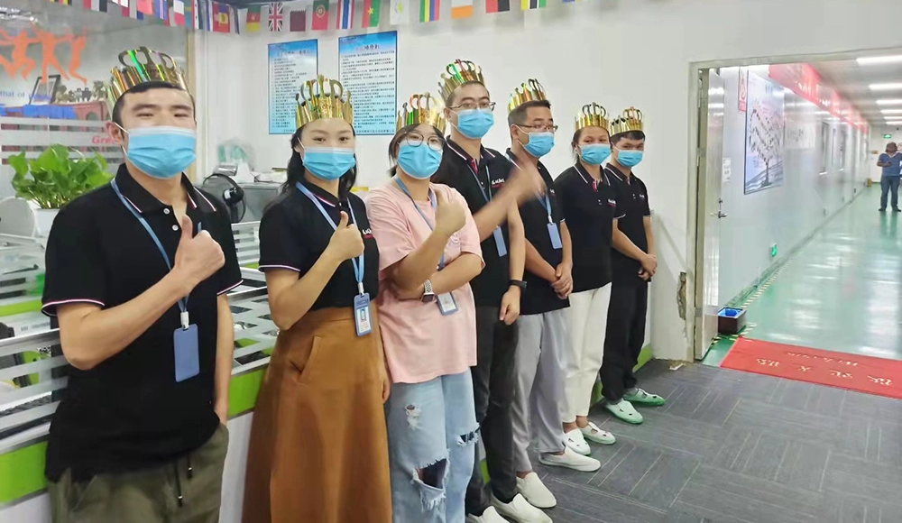 احتفال عيد ميلاد الموظفين في شهر سبتمبر