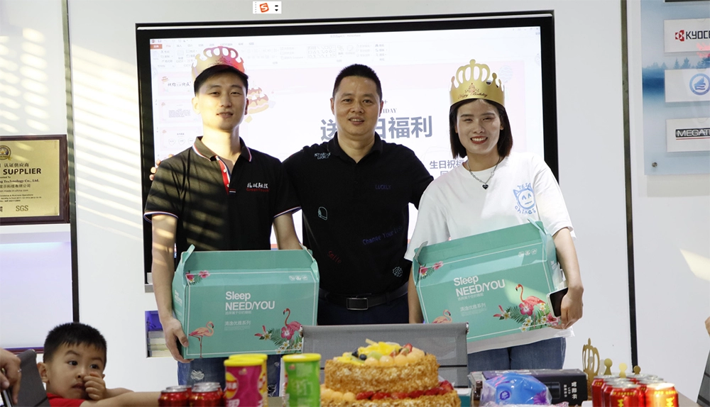 حفل عيد ميلاد الموظفين في أبريل 2022