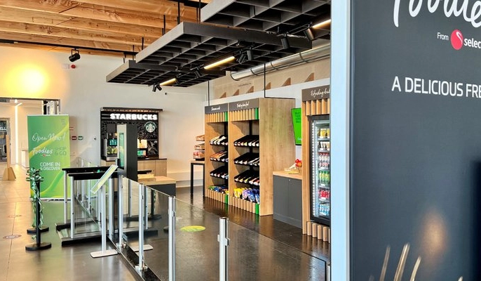 متجر آلي بشاشة لمس