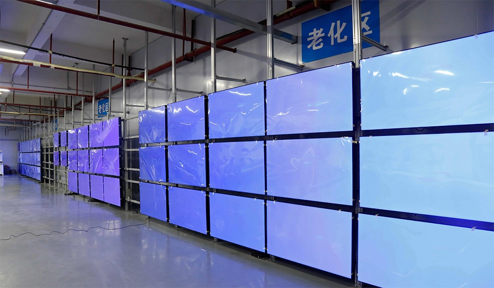 ما الفرق بين شاشة العرض وشاشة اللمس؟