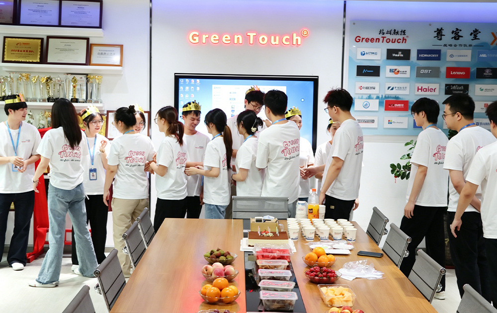 احتفال الحميم! تقيم شركة GreenTouch حفلة عيد ميلاد سعيدة لموظفيها في شهر مايو